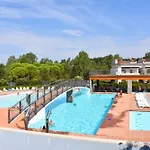 Appartamento Homely With Swimming Pool In A Village