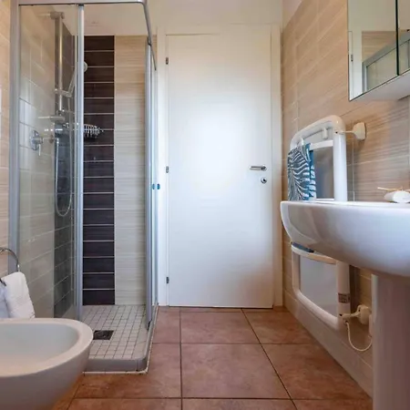 Appartamento Homely With Swimming Pool In A Village