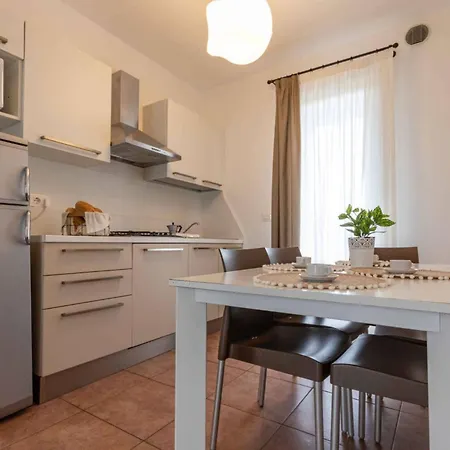 Appartamento Homely With Swimming Pool In A Village Bibione